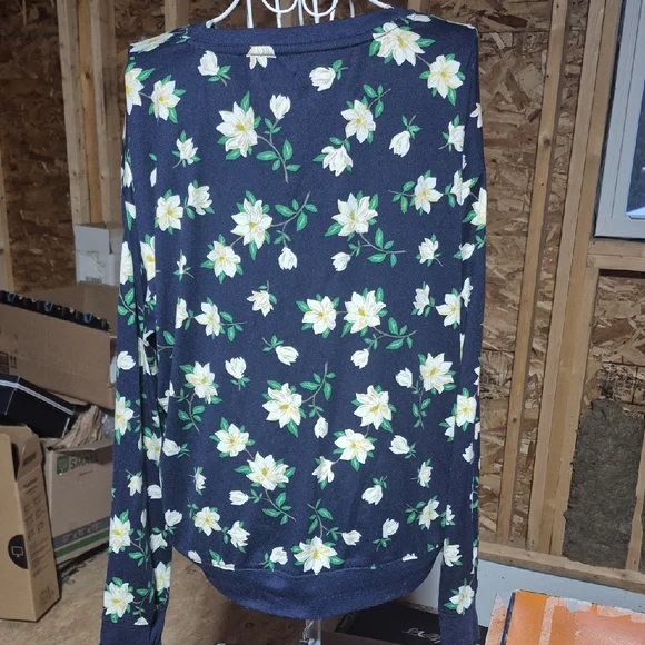 Draper James Navy Floral Lounge Set - Picture 6 of 10